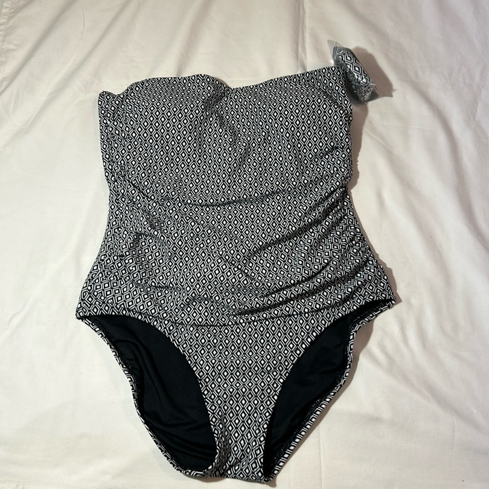 DKNY Women’s Navy /White One Piece W/Removable Cups and Straps Size Lg-N…